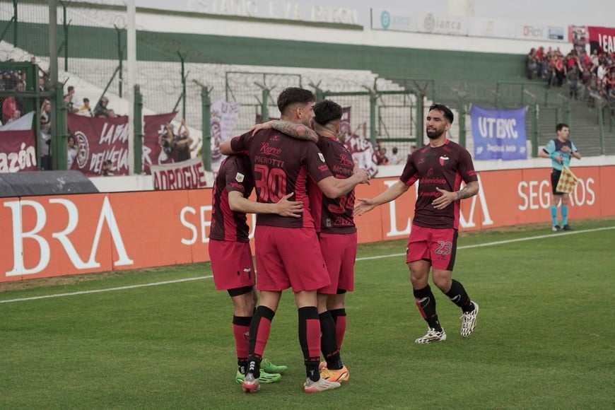 Colón venció 2 a 0 a Lanús en Junín y avanzó a octavos de final de la Copa Argentina.