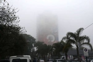La niebla tapó la ciudad. El Servicio Meteorológico  Nacional (SMN) anuncio que lloverá en la región metropolitana durante este jueves.