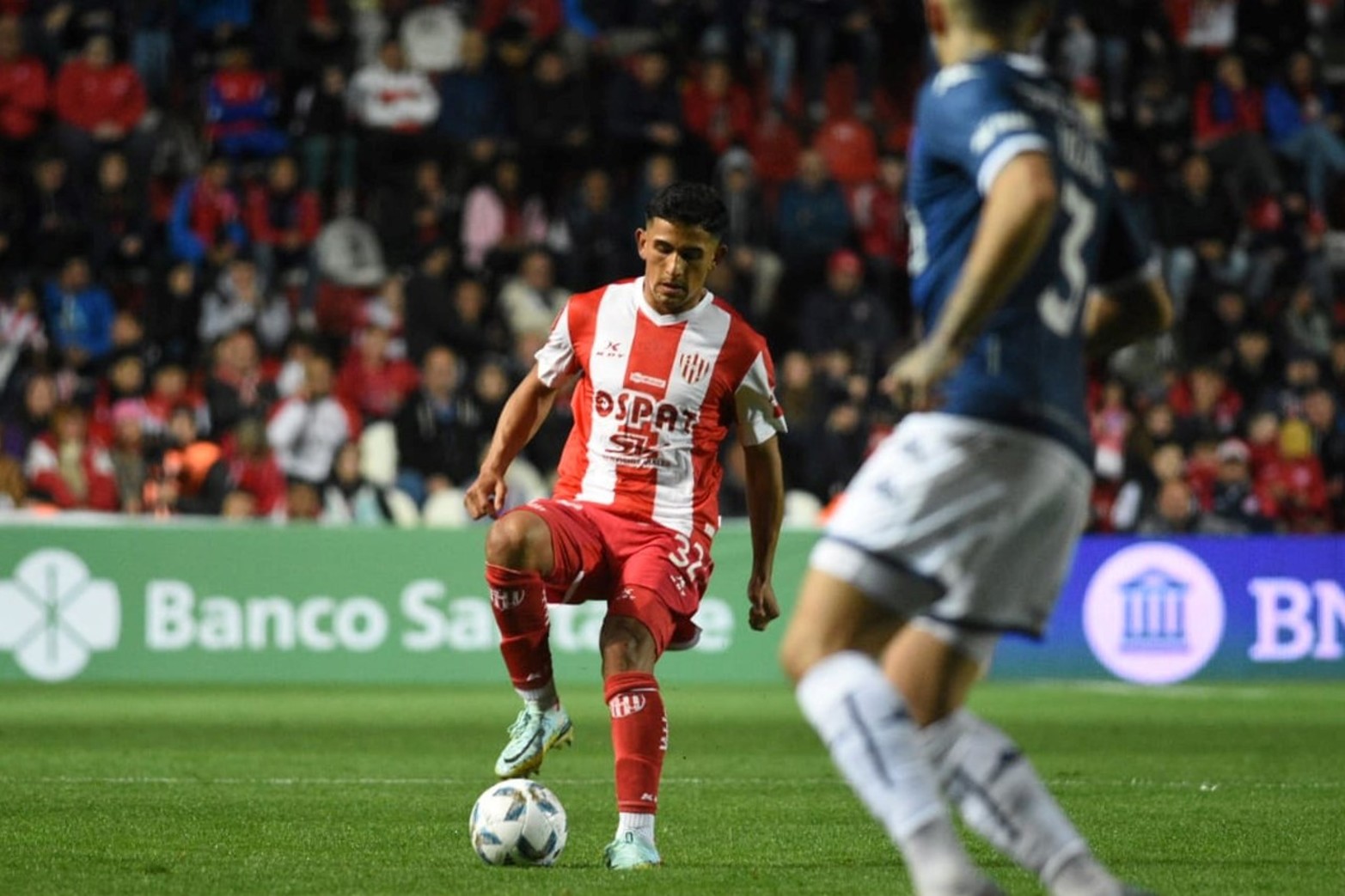 Unión empató 1 a 1 con Racing en Santa Fe, en la apertura de la Copa de la Liga. El gol del "Tate" fue convertido por el debutante Gonzalo Morales a los 22' del segundo tiempo.