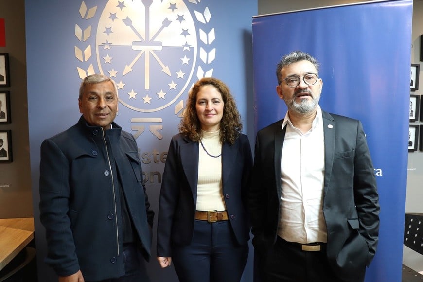 De izq. a der, Javier Gómez (equipo informático), Ana Bonet (directora del proyecto) y Javier Gallo (secretario Legal Ministerio de Economía).