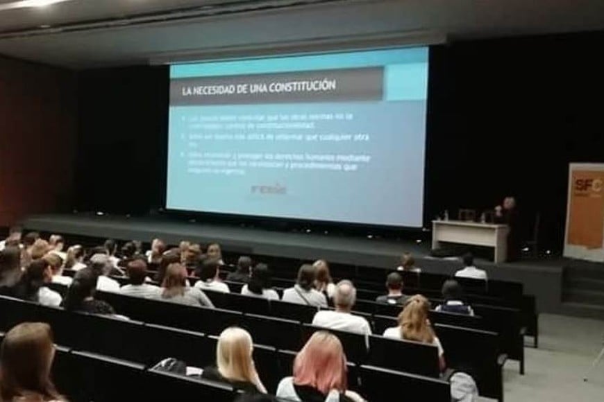 El magnífico auditorio del Museo de la Constitución, es espacio propicio para el desarrollo de capacitaciones, conferencias y reuniones académicas.