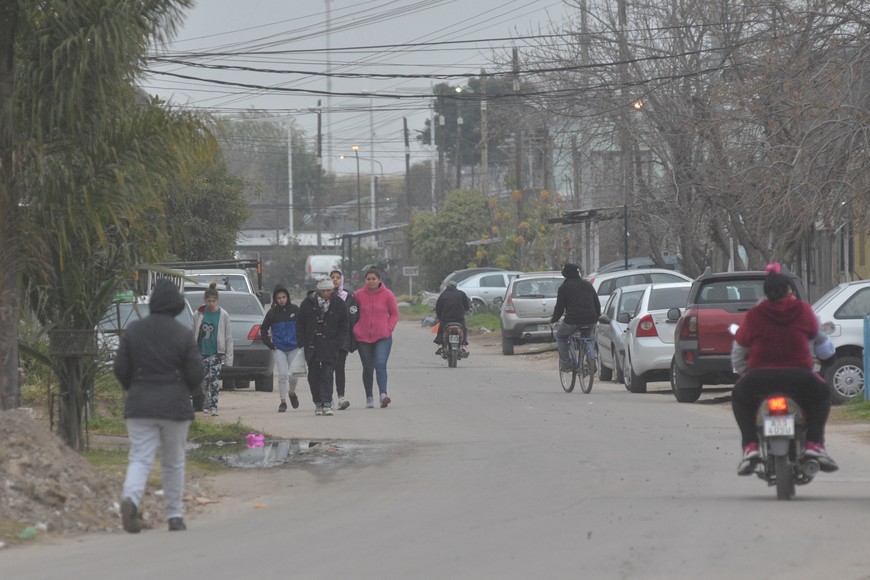 Alerta. "Recién estuve dando vuelta por las calles de Villa del Parque y percibí que hay una tensión que uno no sabe cómo puede llegar a terminar", advirtió el sacerdote.  Créditos: Mauricio Garín.