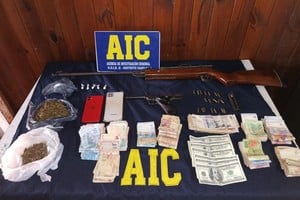 Como resultado del operativo se secuestraron armas, drogas y dinero en efectivo.