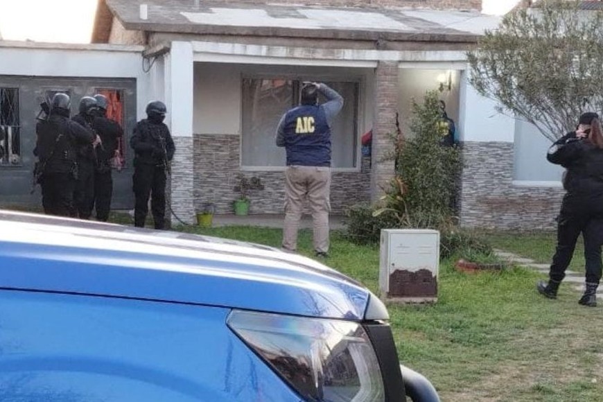 Operativo policial de la AIC.