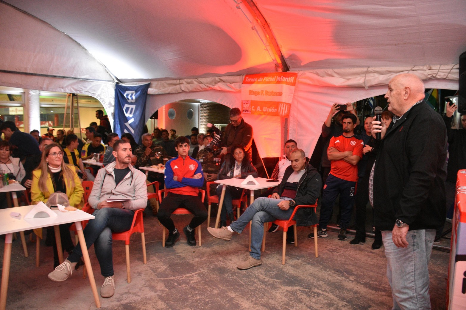 Presentación torneo Diego Barisone. El presidente del club Unión, Luis Sphan estuvo en el acto.