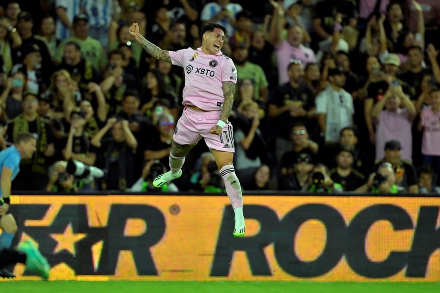 El ex delantero de Colón se dio el primer gran gusto en la MLS y lo festejó con enorme entusiasmo. Créditos: Reuters