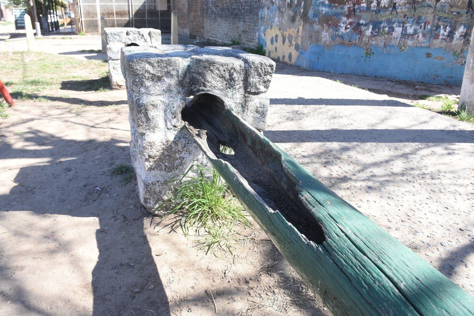 Sectores de la plaza están abandonados.