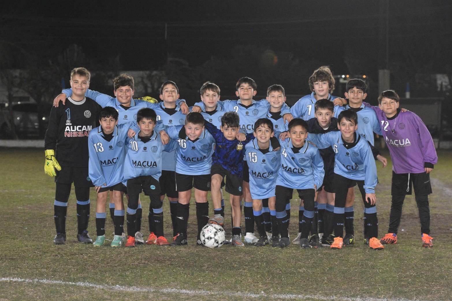 Equipo de UNL que participa en el torneo de fútbol infantil Lagunerito.