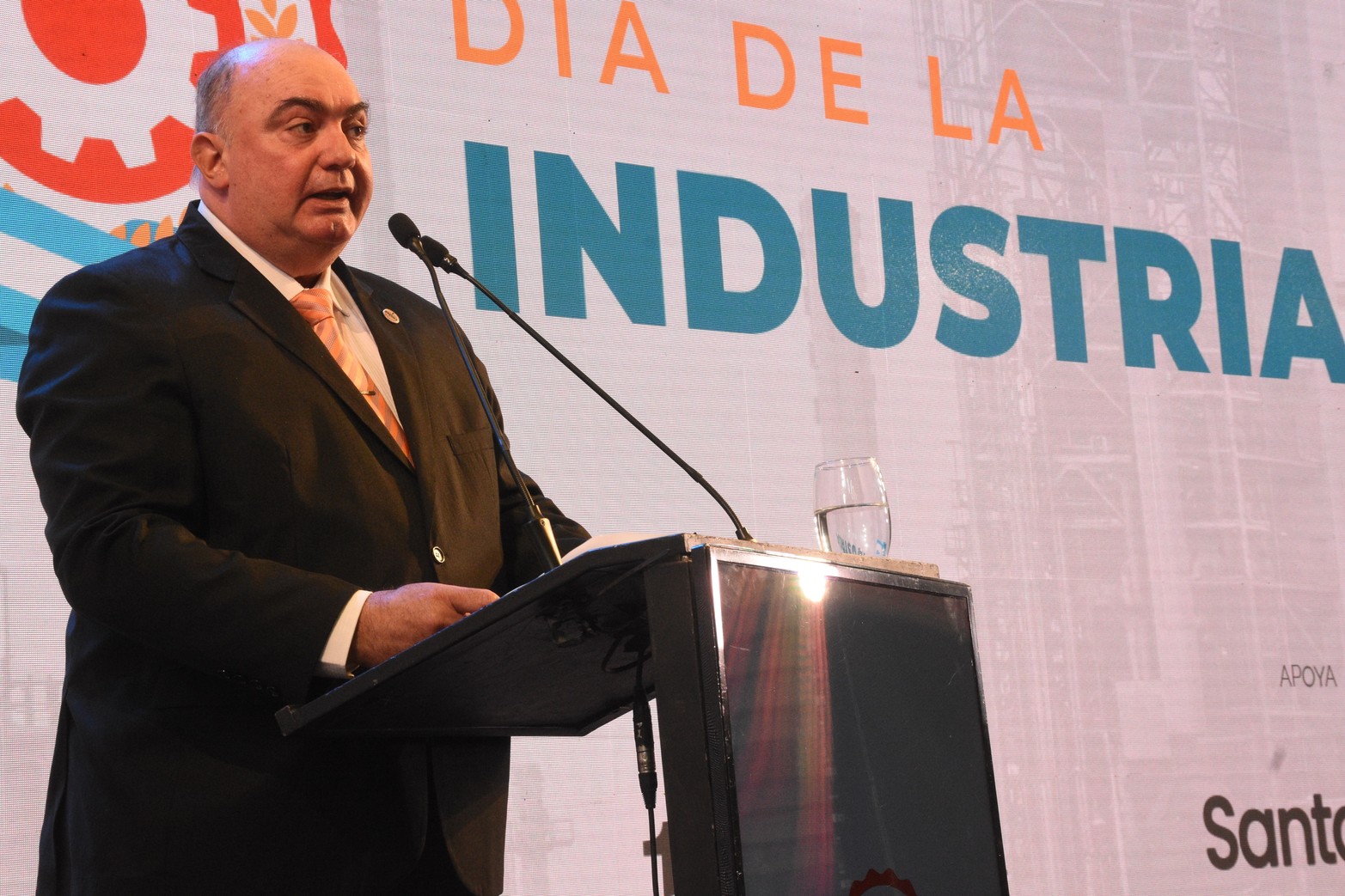 Javier Martín, presidente de FISFE, dirigió unas palabras en las que subrayó la trascendental relevancia de la industria en la construcción de una soberanía sólida y próspera para nuestra nación.