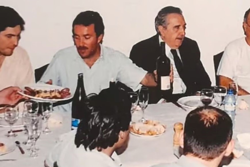 En 2006, Maximiliano Pullaro, Carlos Torres, Raúl Alfonsín y Cacho D’Agostino, en una cena partidaria de la UCR.