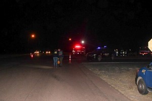 Peritos policiales trabajaron en la escena del suceso hasta altas horas de la noche. Crédito: El Litoral.