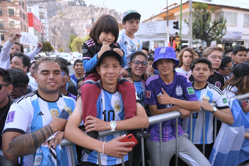 El apoyo a la Selección en Bolivia. Crédito: Télam