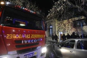 La gresca obligó a la intervención de una dotación de la Agrupación de Bomberos Zapadores.