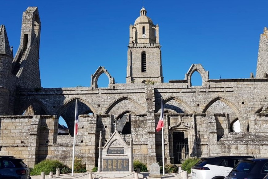 La Chapelle Notre Dame du Mûrier en Batz Sur Mer. Una capilla que tiene en su costado un recordatorio a militares franceses caídos en la primera guerra mundial. Crédito: El Litoral.