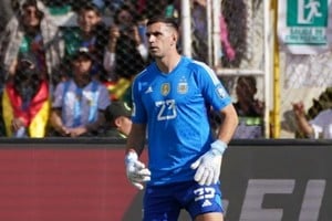 Martínez sigue en un gran nivel. En La Paz, contra Bolivia, no le convirtieron goles y está más firme que nunca.