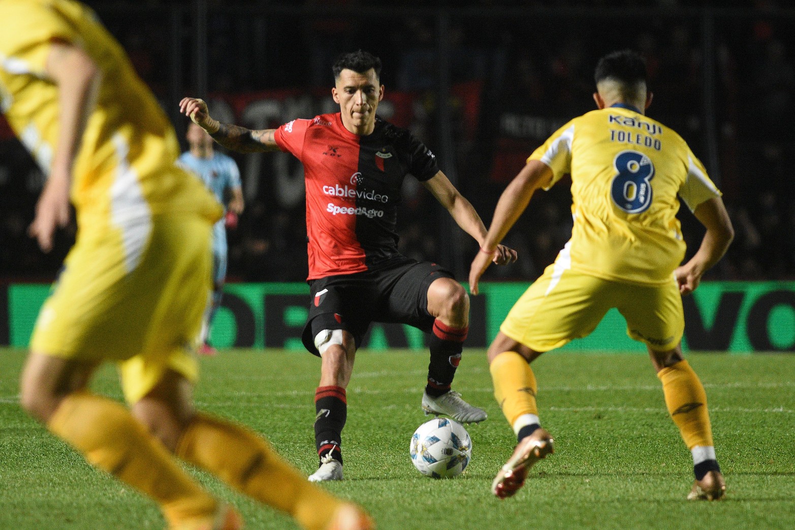 Rubén Botta la tiene cerca del botín. El volante de ataque de Colón sigue desplegando buen juego desde su llegada.