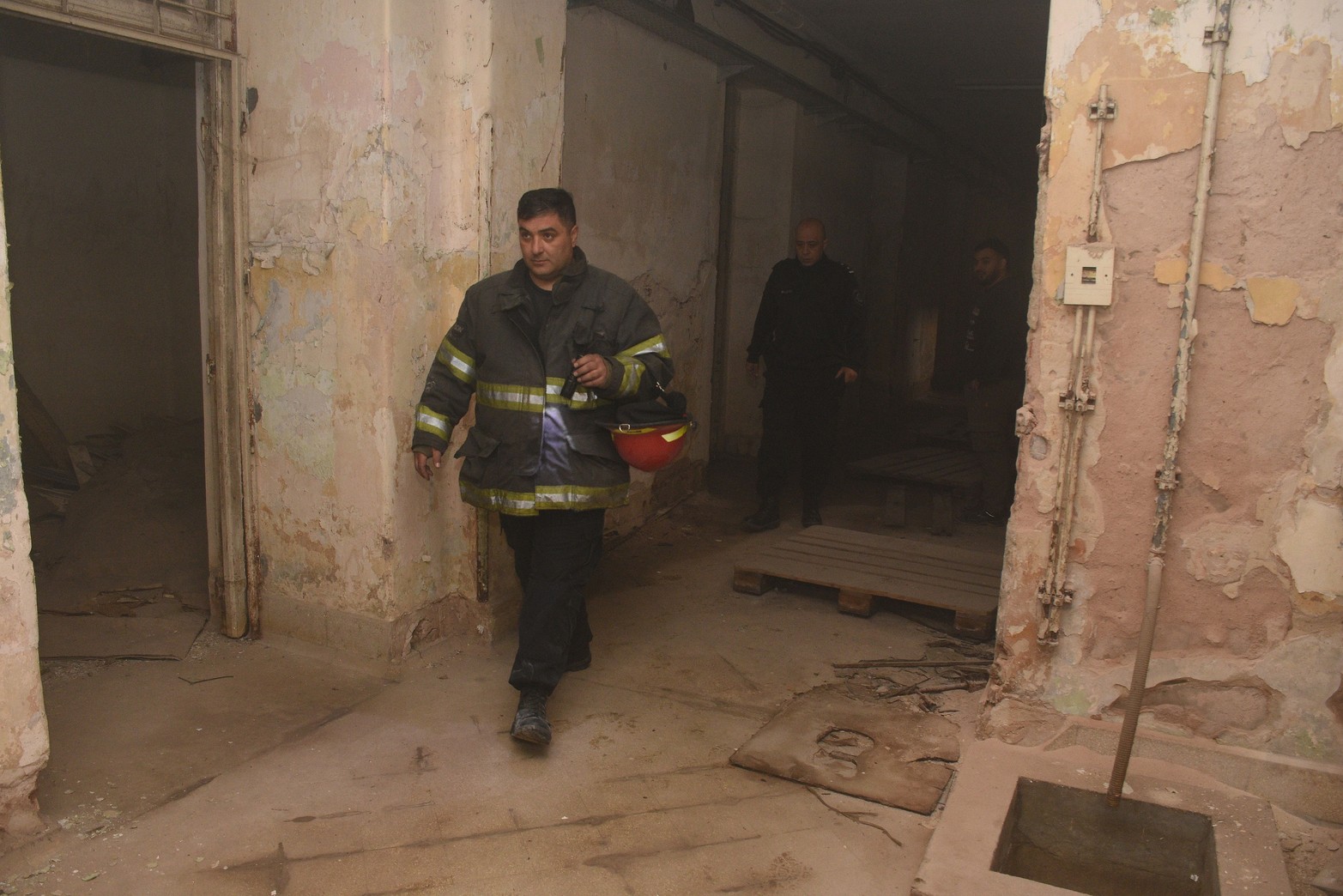 Un incendio con colchones habría sido el disparador para evacuar el edificio del hospital Italiano.