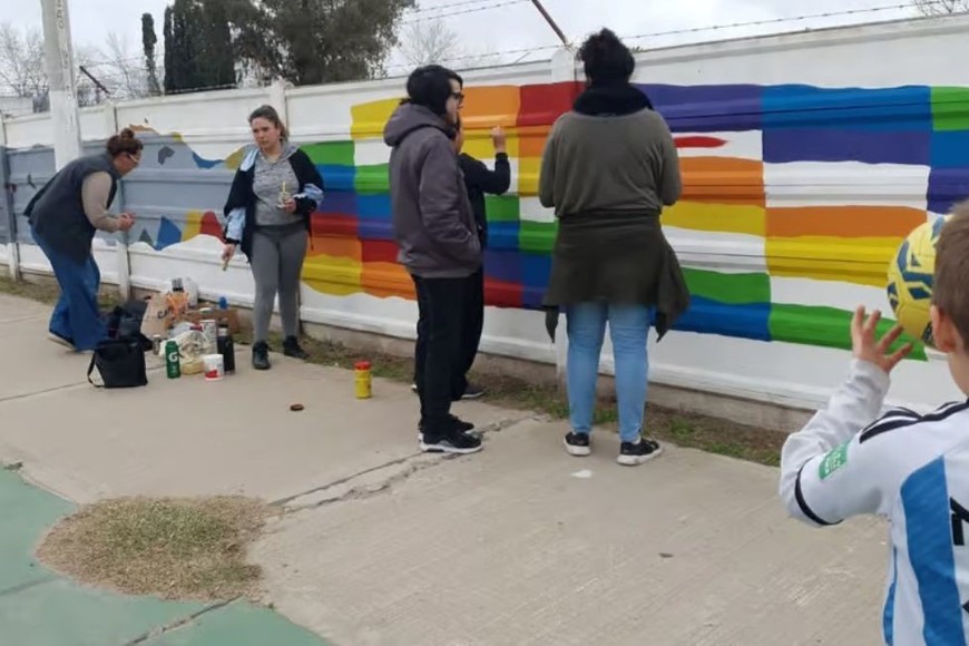 Trinchera participó y ganó, y la historia que cuenta el mural interpela y conmociona a cualquiera.