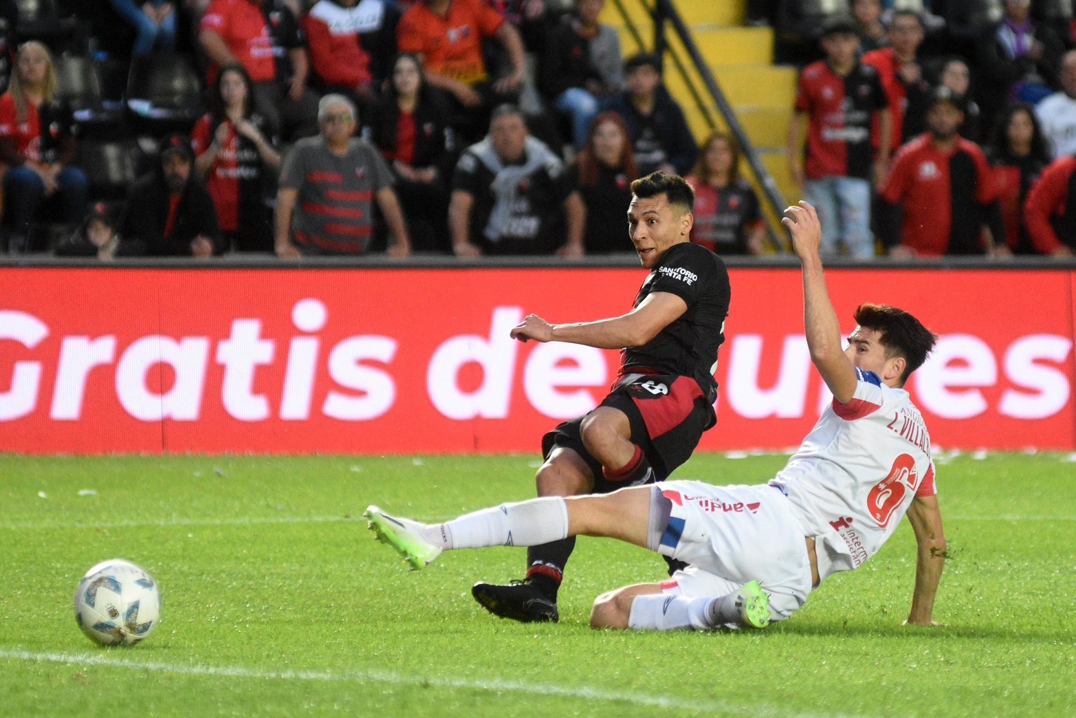 Eric Meza convirtió el tercer gol y pudo cerrar el partido.