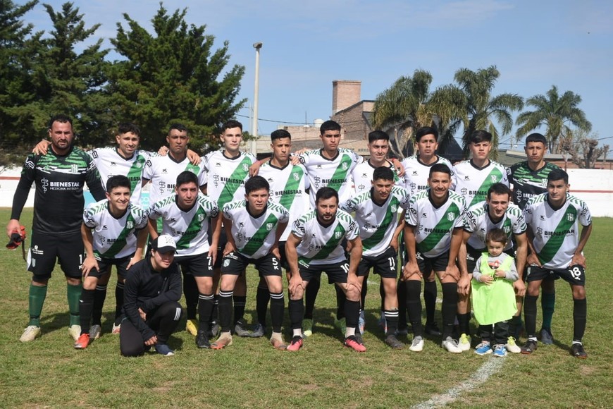 Valentino Pieruccioni fue el autor de dos de los goles del triunfo de Unión sobre Ciclón Norte y además se erigió en la figura de la cancha. Crédito: Luis Cetraro