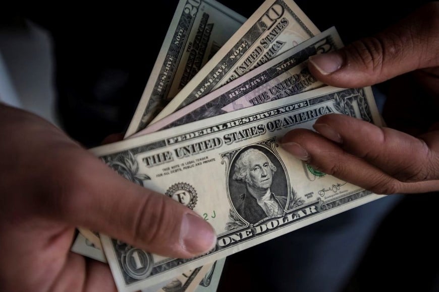 El dólar informal llegó a tocar la semana pasada un máximo histórico nominal de $805.