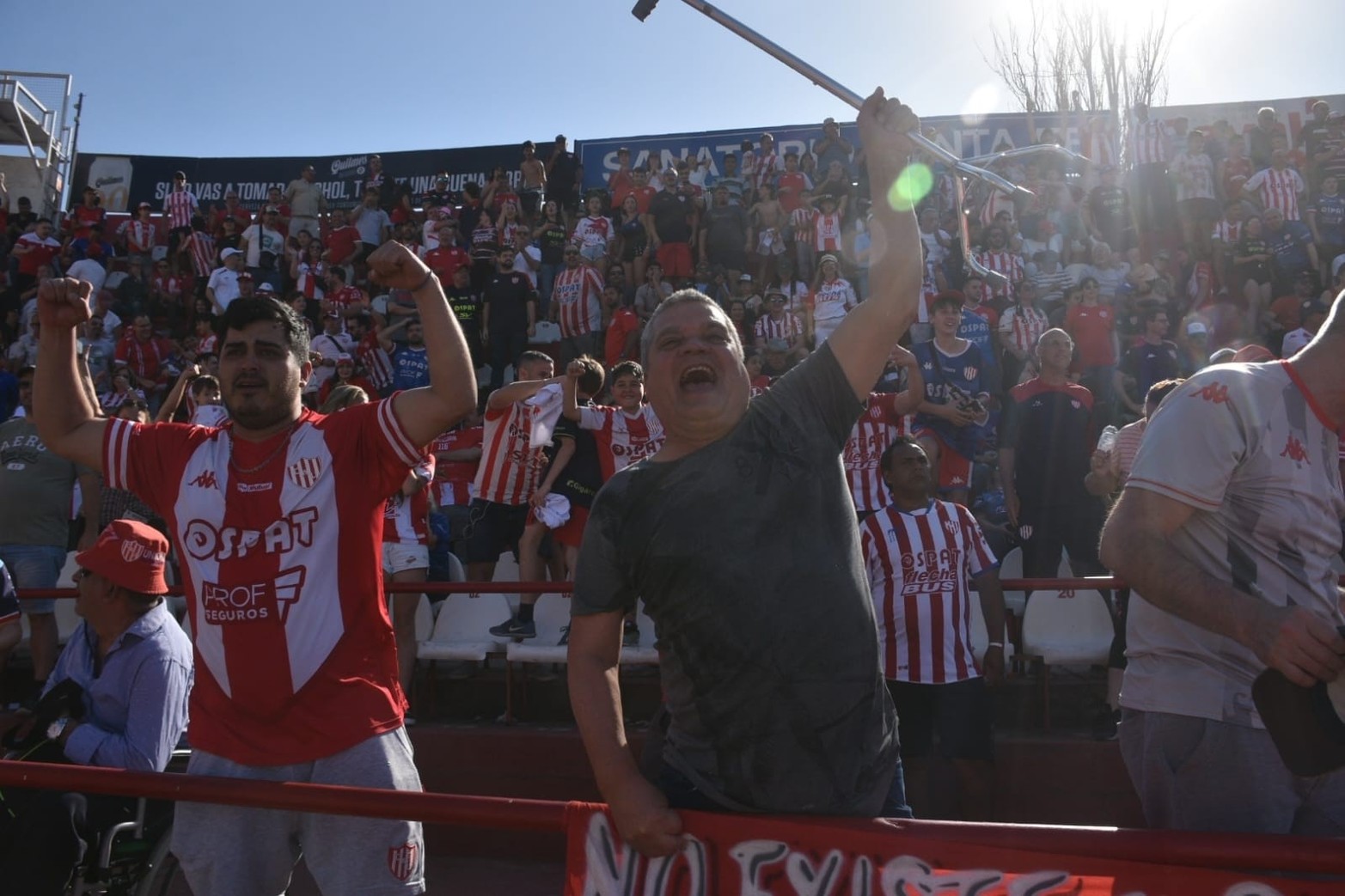 Los tatengues, de la bronca a la alegría en pocos minutos. 