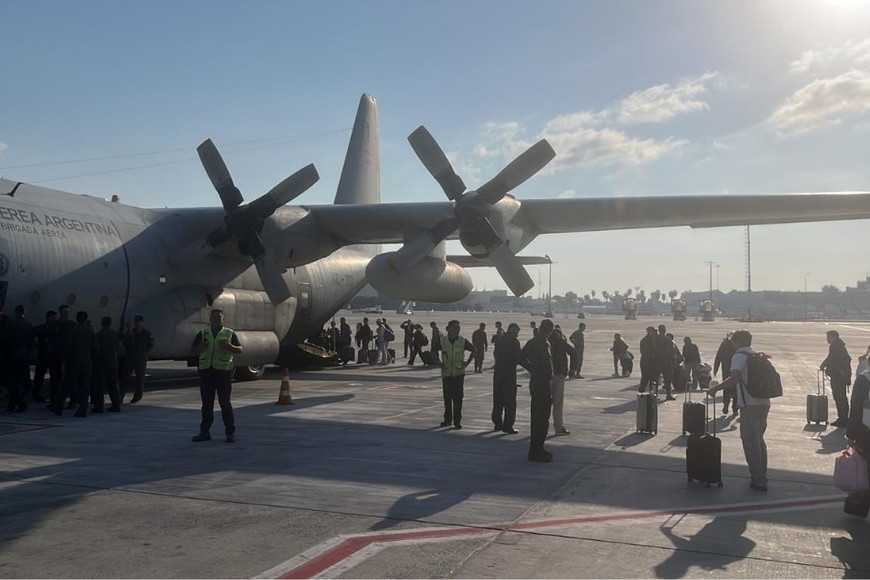 Los argentinos realizarán un puente aéreo hasta Roma y desde allí serán repatriados en vuelos de Aerolíneas Argentinas. Crédito: Cancillería Argentina