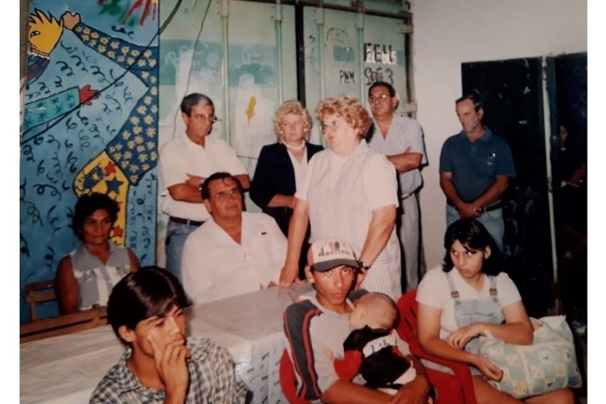 Raquel Gonella en una propuesta didáctica donde se vincula la escuela con el barrio.