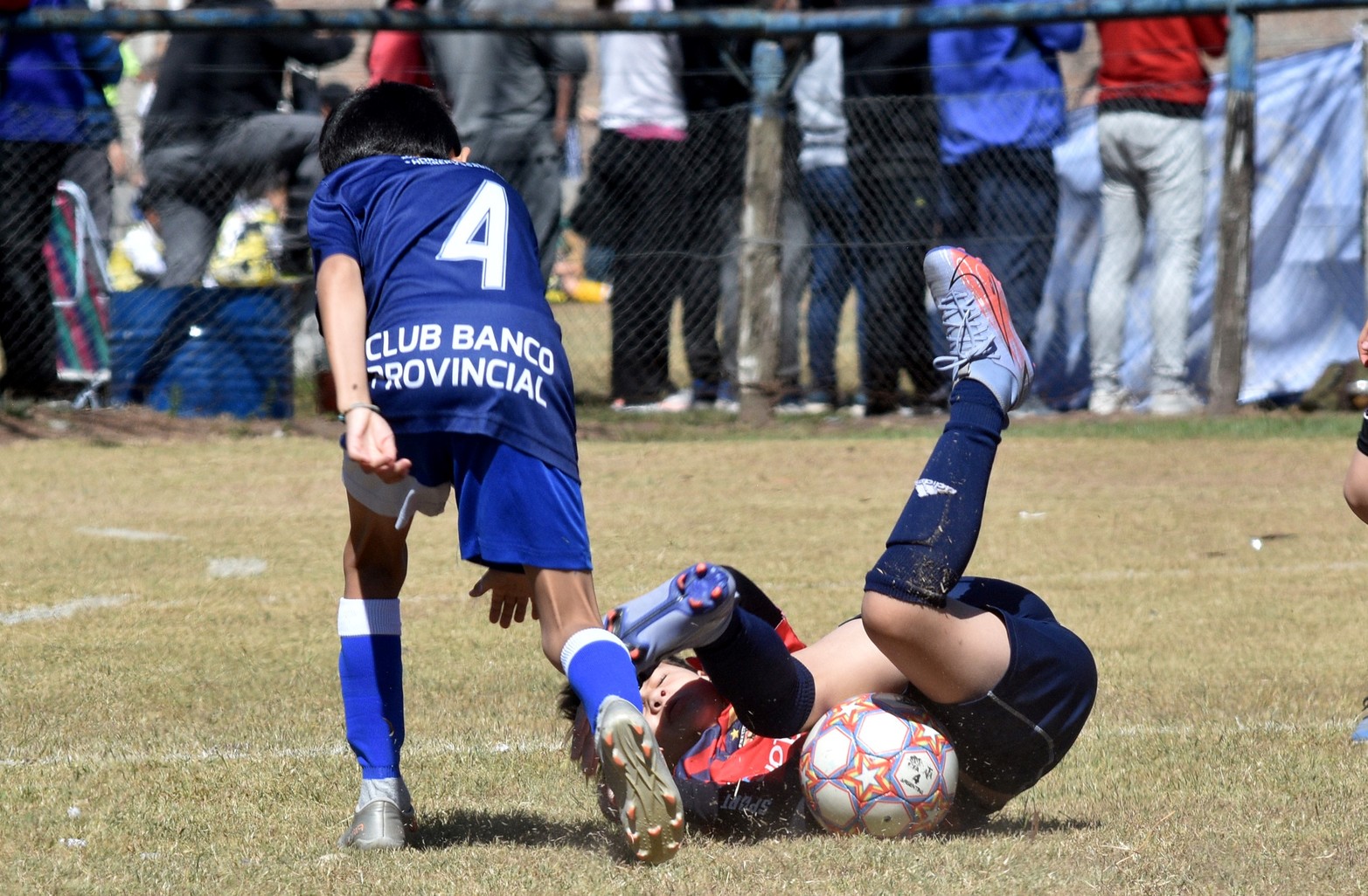 El torneo de fútbol infantil Lasallanito en su quinta edición. Comenzó hoy viernes y finaliza el domingo.