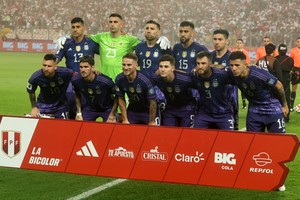 Soccer Football - World Cup - South American Qualifiers - Peru v Argentina - Estadio Nacional, Lima, Peru - October 17, 2023
Argentina players pose for a team group photo before the match REUTERS/Sebastian Castaneda