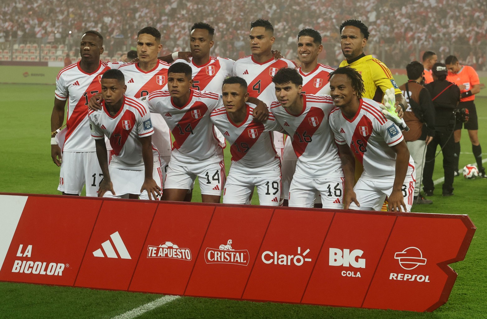 El once titular que presentó Perú.