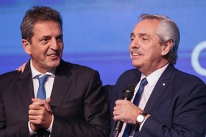 Sergio Massa y Alberto Fernández, las caras del actual gobierno nacional. El peronismo no está atravesando por su mejor momento, el balance de su gestión es ruinoso, pero sus recursos de poder son abundantes y la ambición de muchos de sus dirigentes insaciable.