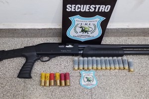 Tanto el arma de fuego como los cartuchos serán sometidos a peritajes. Crédito: El Litoral.