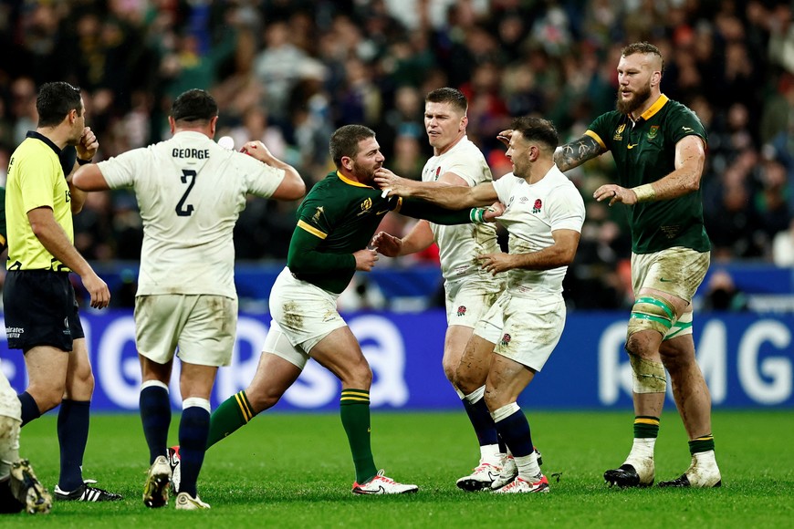 Rugby Union - Rugby World Cup 2023 - Semi Final - England v South Africa - Stade de France, Saint-Denis, France - October 21, 2023
South Africa's Willie le Roux clashes with England's Owen Farrell and Danny Care after the match REUTERS/Gonzalo Fuentes