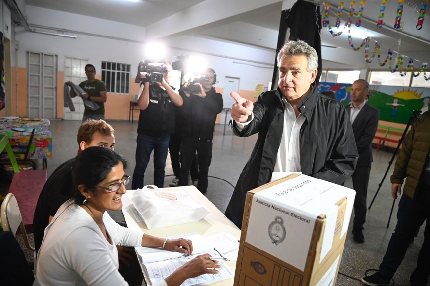 Agustín Rossi votó en Rosario. Crédito: Macelo Manera.