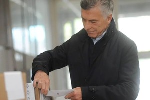 Mauricio Macri, emitió su voto en el colegio Lenguas Vivas de la Ciudad de Buenos Aires