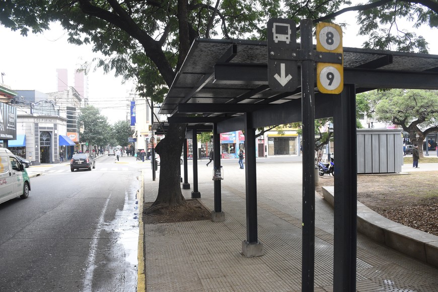 Las líneas que pasan por la Plaza del Soldado hacia el sur sufrirán modificaciones en el recorrido. Crédito: Guillermo Di Salvatore