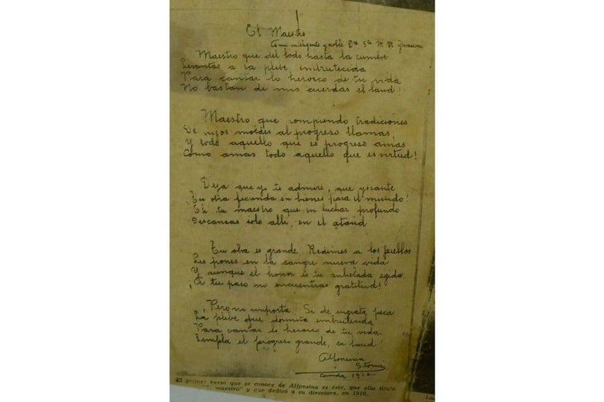 La poesía que Alfonsina le escribió a su profesora y directora María Margarita Gervassoni. Crédito: Museo Municipal J. M. Maciel.