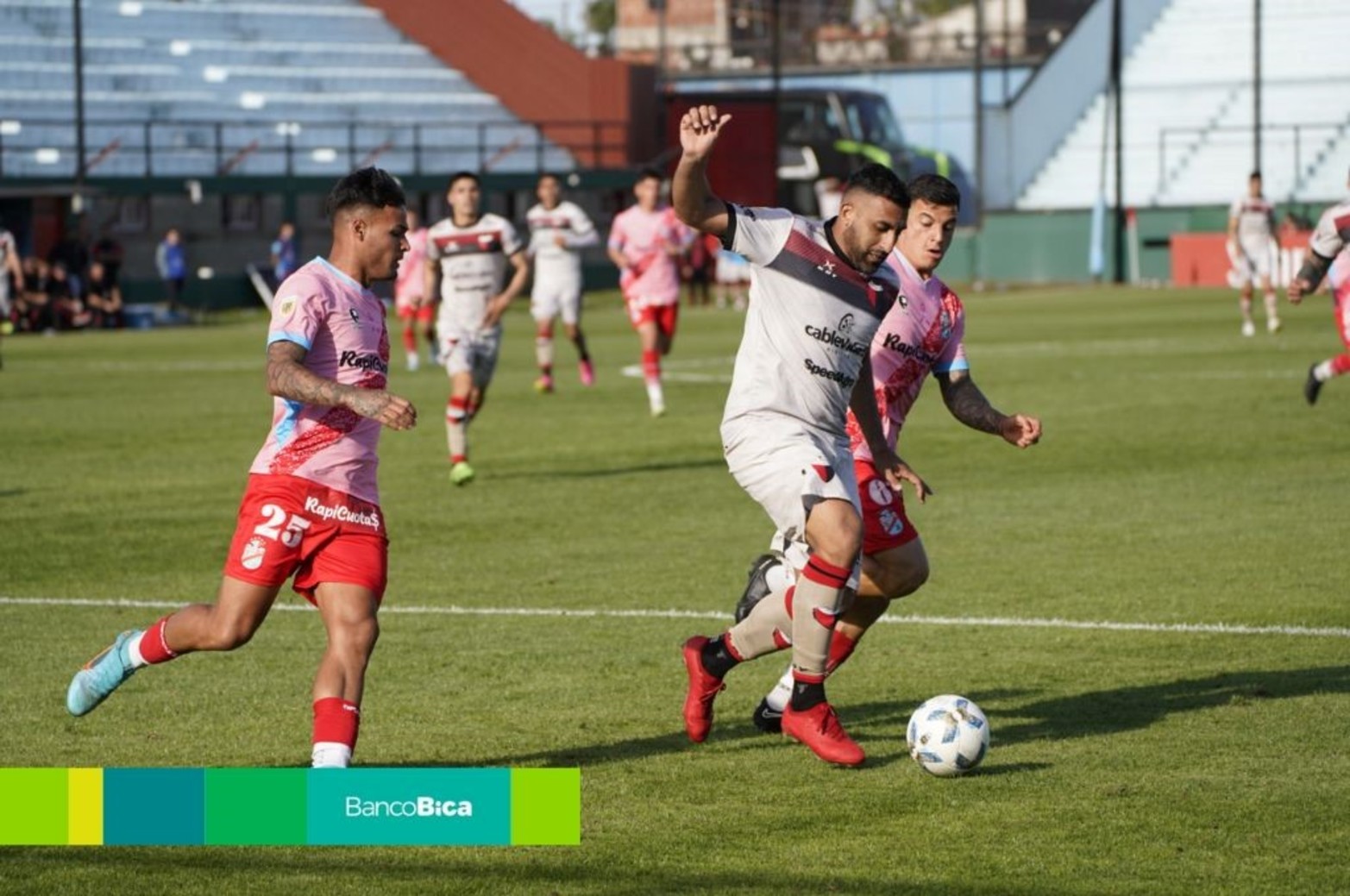 Colón cayó ante Arsenal en Sarandí.