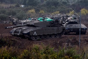 A view shows Israeli tanks near Israel's border with Lebanon in northern Israel, October 19, 2023. REUTERS/Lisi Niesner