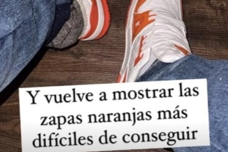 Él también mostró las zapatillas en sus redes sociales.