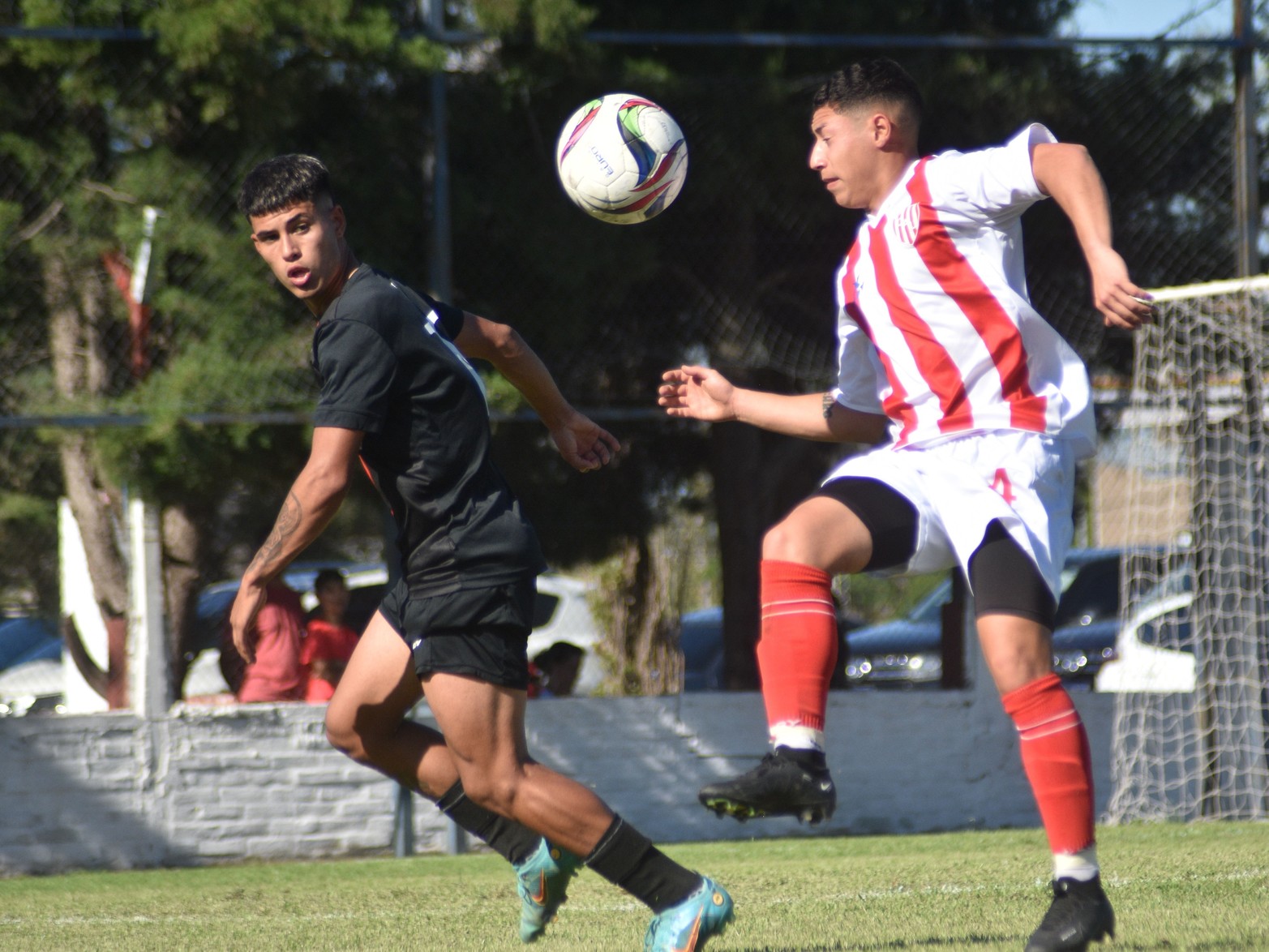 Unión le ganó 2 a 0 a Colón en uno de los clásicos que tiene la Liga Santafesina de fútbol. 