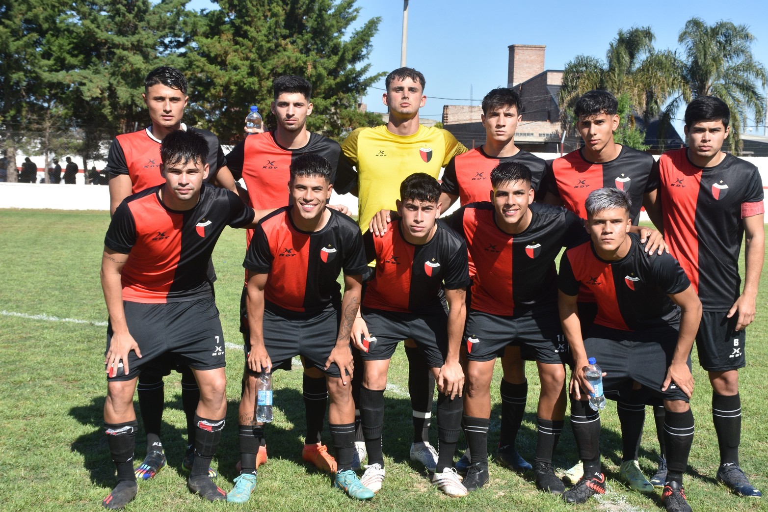 Unión le ganó 2 a 0 a Colón en uno de los clásicos que tiene la Liga Santafesina de fútbol. 