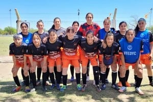 Las chicas de Polideportivo lo dieron vuelta y esperan en la gran final.