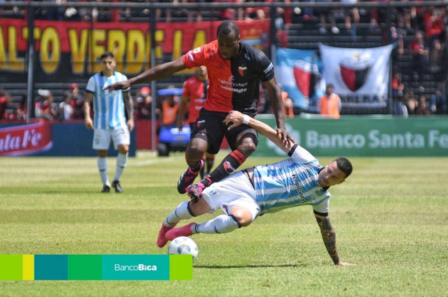 Colón venció a Atlético Tucumán en Santa Fe.