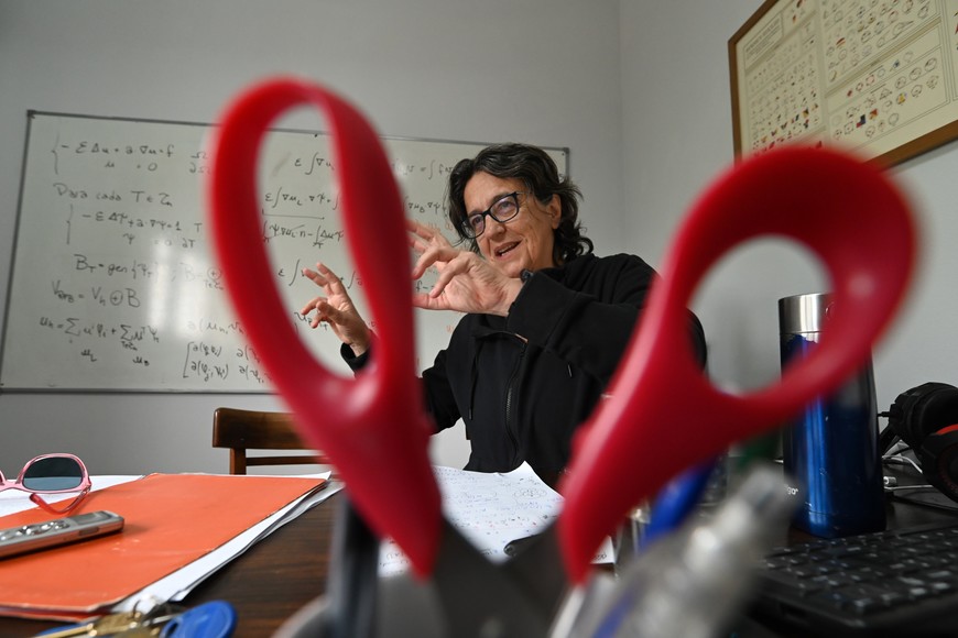 Liliana Forzani recibió el premio "Científicas que Cuentan" en la categoría Trayectoria. Crédito; Mauricio Garín
