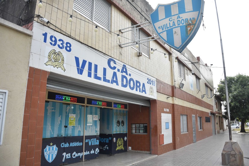 Villa Dora vuelve a ser noticia, ahora por un hecho de inseguridad que vincula a dos jugadoras del club. Foto: Manuel Fabatía