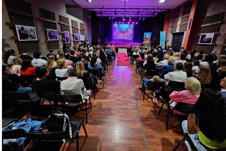 Sala completa en la Casa de la Historia y la Cultura del Bicentenario.