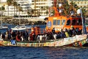 El Ministerio del Interior español informó que 30.705 inmigrantes indocumentados habían llegado a las Islas Canarias este año.