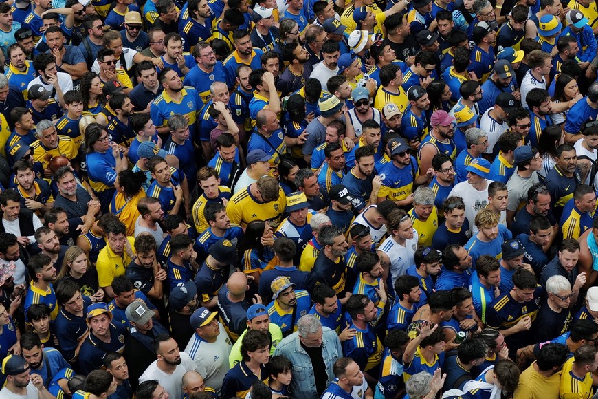 Soccer Football - Copa Libertadores - Final -  Fans gather to watch Boca Juniors v Fluminense - Rio de Janeiro, Brazil - November 4, 2023
Boca Juniors fans outside the stadium before the match REUTERS/Lucas Landau